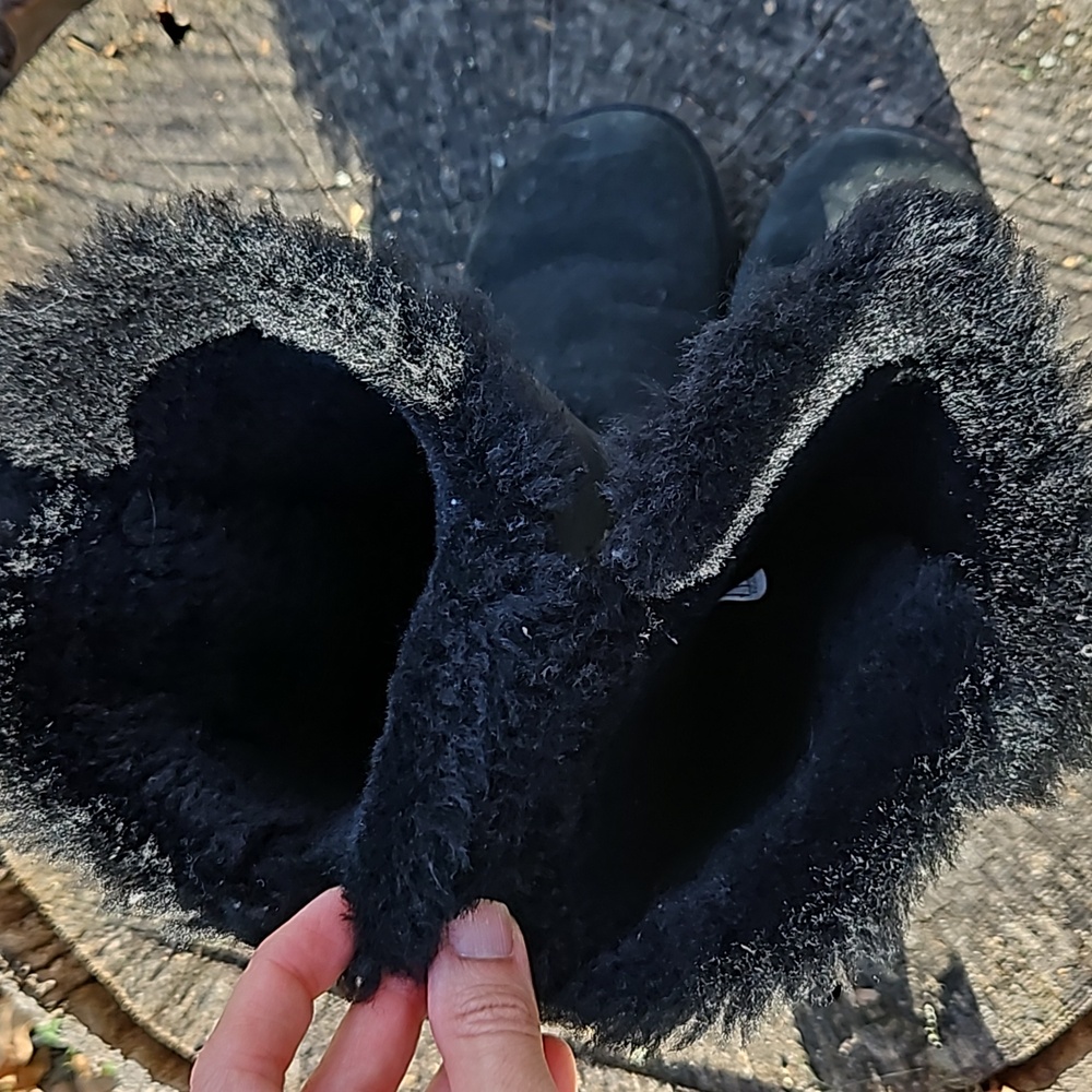 Ugg button boots - Picture 4 of 7